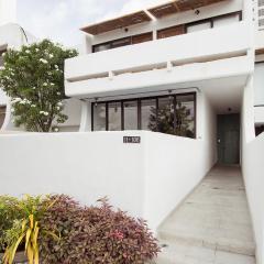 Luxury 2BR House with Ocean View in Castillogrande