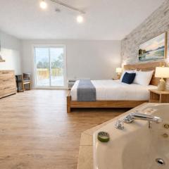 King Bed, Jacuzzi, Private Balcony by Gull Lake