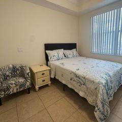 NEW Beach Getaway Queen Studio near Naples