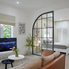 Casa Luna Lakeside Homestay