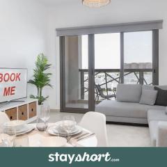 StayShort - Cozy Townsquare Apartment with Garden Views Sleeps 3