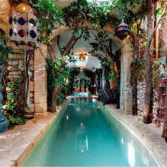 Rock House Pool & Authentic 17th-Century Home