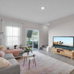 2BR Ensuite - Pool Gym - Near Beach - Lake View Patio - Jax n Historic St Aug