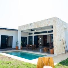 Casa Yuu - Pool and Private Garden near the sea