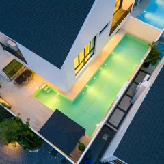 BangTao 4-Bedroom Brand New Modern Luxury Villa 2024 Minimalist Design Spacious 15-meter L-Shaped Swimming Pool Ideal for Guests