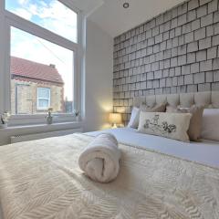 Anfield 4 min walk Sleeps 7 4BR 5Bed 3Bathrooms
