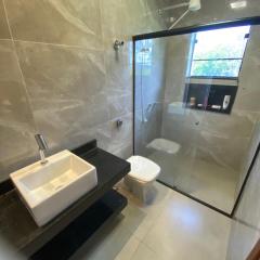 Casa recém-construída, camas novas e a vista privilegiada do lago