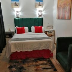 Ekhaya Airport Lodge