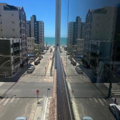 Apartamento na Praia do Morro -160 metros da praia -Ar condicionado e internet -Perto de tudo