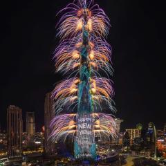 Full View Burj Khalifa and Fountains -Souk Al Bahar- Dream View holiday Home Rental