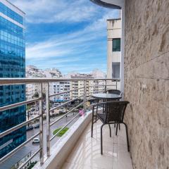 Luxe en ruim appartement met 3 slaapkamers, balkons en privé garage in centrale buurt