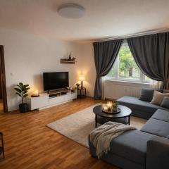 3BR near Center with Parking