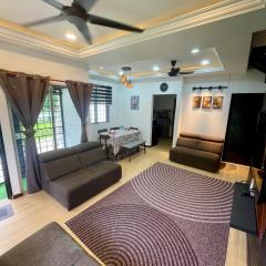 Spacious Corner Lot Homestay in Puncak Alam