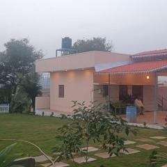 Charger Club - Private Huge 7 acre Farmhouse - Couples Allowed