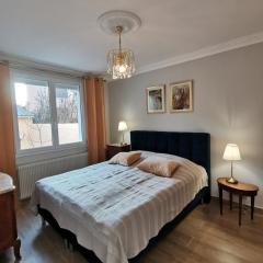 Independent studio 12 min from Paris