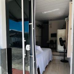 Kitnet com ar-condicionado e entrada privativa SC