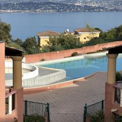 Vue mer sur la baie de Cannes piscine randonnée