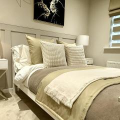 Five Star Home - Walk to Alcester, 15 mins to Stratford