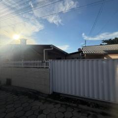 Casa na praia próximo a Balneário Perequê Porto Belo