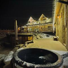 Bale na Skale Chata & SPA-Zawoja