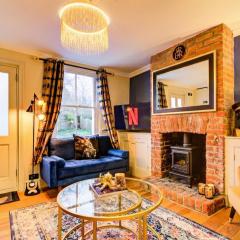 Chic Cottage Fireplace Patio Pet Train Stn