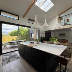 Belle longère rénovée avec piscine à 5 minutes du Futuroscope