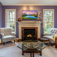 Cozy Home with BBQ Near Arts & Dining Hotspots