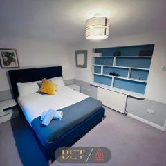 Carden Hill House - 4 Bedrooms - Sleeps 9 - Free Parking - Games Room - Ideal for Contractors, Families and Large Groups