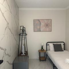 Convenient Single Stay in Heart of Cabramatta - Shared Bathroom and Kitchen