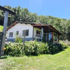 Charmosa Casa em Sítio na Serra do Mar