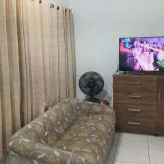 Casa a 250 metros a pé da praia. Ótima localização