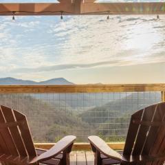 50 MILE VIEW of the Smokies! Sleeps 8 pool hot tub