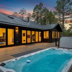 Stylish Lodge Fire Pit Hot Tub & Forest Views