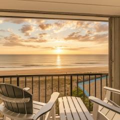 Oceanfront Oasis - Private Balcony, Ocean Views, Full Kitchen, Steps to Beach - East Winds 502