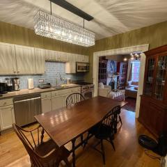 Downtown 3BR duplex full kitchen parking off i-787