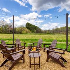 Dogwood Dell Cabin - Hot Tub - King Bed - Fire Pit- Family Friendly