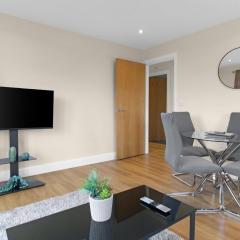 Heathrow Living Serviced Apt 01 by 360stay