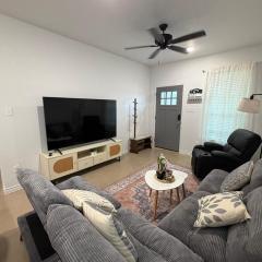 Peaceful 3 BR King Bed, Near BSW and Parking