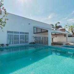 Alesea Baroro, La Union, Private Modern Villa with Pool, Jacuzzi, Beachfront View
