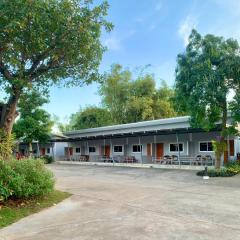 โรงแรมอีสานอินน์ ยโสธร - Easarninn Yasothorn