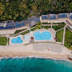 HVD Riviera Beach Ultra All Inclusive & Mineral Pool - Private Beach & Free Parking