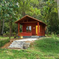 StayVista at Jims Farmstay with Pool, Pet-friendly