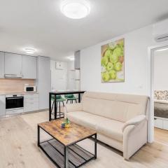 Modern Airport Stay - BTS & Avion Mall