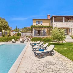 Rustic Villa Azzurra with pool in Sv Lovrec