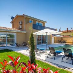 Beautiful Villa Onit with outdoor pool in Vizinada