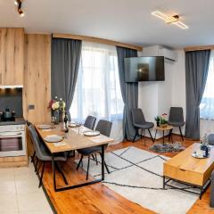 Pirin SkiLift Apartment - Cozy & Modern App in Bansko, 100 m to the Gondola