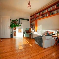 Sunny apartment in a great location