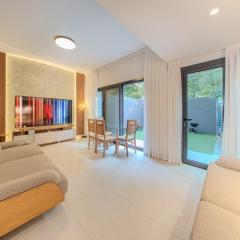 Townhouse in Aljada - Maid Room - Private Garden