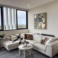 Stylish 2BR with Fireworks Views in Kogarah