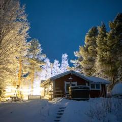 Laplandliv cabin on the lake
